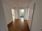 Helle 2- Zimmer-Wohnung mit Balkon - Flur