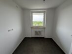 Helle 2- Zimmer-Wohnung mit Balkon - Küche