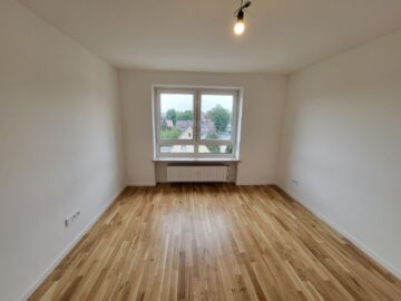Schöne, modernisierte 2-Zimmer-Wohnung mit Balkon in attraktiver Lage, 86167 Augsburg, Etagenwohnung