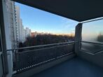 Modernisierte 2-Zimmer-Wohnung in zentraler Lage von Neuperlach - Balkon mit Aussicht