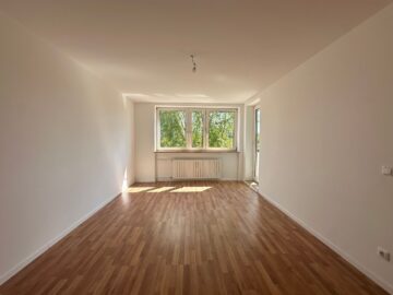 Geräumige 3-Zimmer-Wohnung in Nürnberg mit Balkon, 90441 Nürnberg, Etagenwohnung