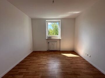 Geräumige 3-Zimmer-Wohnung in Nürnberg mit Balkon, 90441 Nürnberg, Etagenwohnung