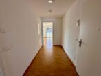 Helle 2-Zimmer-Wohnung mit Balkon in Fürth Ronhof - Flur