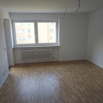 Helle und modernisierte 4 – Zimmer-Wohnung zu vermieten, 90471 Nürnberg, Etagenwohnung