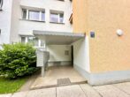 Blick ins Grüne - Erdgeschosswohnung in Neuperlach mit 3 Zimmern - Hausansicht 1