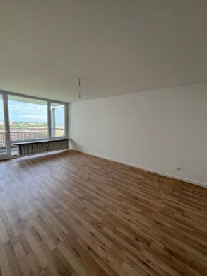 Großzügig geschnittene 2-Zimmer-Wohnung in zentraler Lage Neuperlach, 81737 München, Etagenwohnung