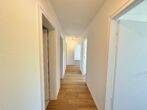 Befristete 3-Zimmer-Wohnung mit Balkon - Flur
