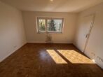 Neu Modernisierte 1-Zimmer-Wohnung in Moosach - Wohnzimmer