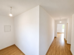 Balkonblick in ruhiger Lage: 2-Zimmer-Wohnung in München-Perlach (81539) - Flur