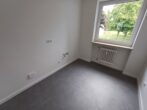 Helle 4-Zimmer-Wohnung mit Balkon im Hasenbergl - Küchenansicht 2