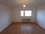 Gut geschnittene 3-Zimmer-Wohnung mit Balkon in Moosach - 20260317_174526.jpg
