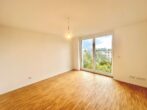 Zwei-Zimmer-Wohnung mit moderner Einbauküche - Schlafzimmer