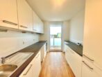 Zwei-Zimmer-Wohnung mit moderner Einbauküche - Küche Ansicht 2