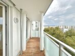 Zwei-Zimmer-Wohnung mit moderner Einbauküche - Balkon