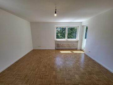 Familienfreundliche 5-Zimmer-Wohnung mit Loggia in Lechhausen zu vermieten, 86167 Augsburg, Etagenwohnung