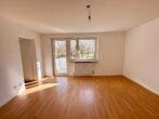 Helle 1-Zimmer-Wohnung mit Balkon in Nürnberg - Helles Wohnzimmer