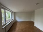 Sonniger Balkon im Grünen: Apartment im Malvenweg in München - Wohnzimmer andedere Ansicht