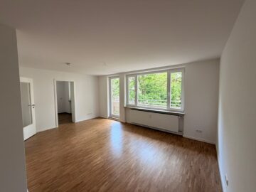 Sonniger Balkon im Grünen: Apartment im Malvenweg in München, 80995 München, Etagenwohnung