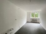 Helle renovierte 2,5-Zimmer-Wohnung mit zwei Loggias im Univiertel zu vermieten - Küchenzeile