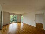 Neubau 2019: Helle 2-Zimmer-Wohnung in innenstadtnaher Lage zu vermieten - Wohnzimmer mit Balkonzugang