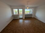 Moderne 3-Zimmer-Wohnung mit Balkon im Hasenbergl - Wohnzimmer