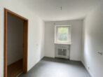 Schöne 2-Zimmer Wohnung mit Terrasse in zentrumsnaher Lage in Augsburg-Sparrenlech - Küche mit Abstellkammer