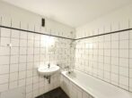 Ruhig gelegene 2-Zimmer-Wohnung - Badezimmer