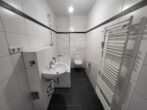 Modernisierte 2-Zimmerwohnung mit Loggia in der Hammerschmiede zu vermieten - Badezimmer