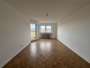 Modernisierte 2-Zimmer Wohnung mit großer Dachterrasse in Augsburg-Univiertel zu vermieten, 86159 Augsburg, Etagenwohnung