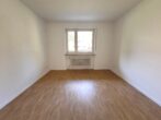 Geräumige 3,5-Zimmer-Wohnung in Nürnberg mit Balkon - Schlafzimmer
