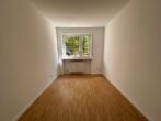 Geräumige 3,5-Zimmer-Wohnung in Nürnberg mit Balkon - Ganzes Zimmer 3