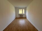 Geräumige 3,5-Zimmer-Wohnung in Nürnberg mit Balkon - Halbes Zimmer 2