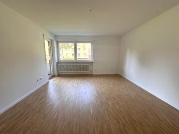 Geräumige 3,5-Zimmer-Wohnung in Nürnberg mit Balkon, 90471 Nürnberg, Apartment