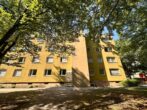 Geräumige 3,5-Zimmer-Wohnung in Nürnberg mit Balkon - Hausansicht