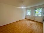 Ruhig gelegener Wohntraum mit Balkon und Gartenblick in München – Weißenseestraße - Schlafzimmer.JPEG