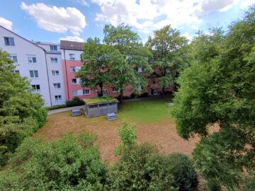 Helle 2,5-Zimmer-Wohnung mit Balkon in München, 80997 München, Etagenwohnung