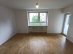 Helle 2,5-Zimmer-Wohnung mit Balkon in München - Wohnzimmer