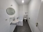 Schöne 2-Zimmerwohnung mit Loggia in der Hammerschmiede zu vermieten - Badezimmer