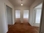 Helle 3-Zimmer-Wohnung mit Balkon in Nürnberg - Flur