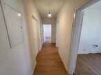 Helle, renovierte 2-Zimmer-Wohnung in ruhiger Wohnlage in Oberhausen - Flur