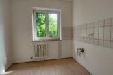Familienfreundliche 3-Zimmer-Wohnung mit Balkon in Moosach - Küche