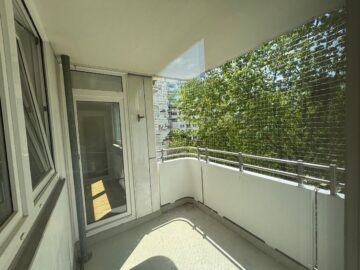 Helle 2-Zimmer-Wohnung mit Balkon in München, 81737 München, Etagenwohnung