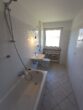 Helle 2-Zimmer-Wohnung mit Balkon in Milbertshofen - Badezimmer