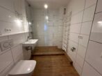 Moderne 2-Zimmer-Wohnung mit Balkon in Lenting - Bad