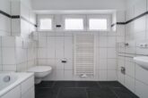 Moderne 3-Zimmer-Wohnung mit Balkon in Lenting - Badezimmer