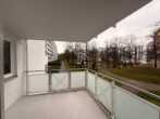 Helle 3-Zimmer-Wohnung mit Balkon und Parkblick in Haar-Jagdfeldring - Balkon mit Parkblick