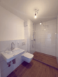 Kernsanierte 2-Zimmer-Wohnung mit Balkon in München - Badezimmer
