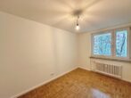 Modernisierte 4-Zimmer-Wohnung mit Balkon in München - Kinderzimmer Ansicht 1
