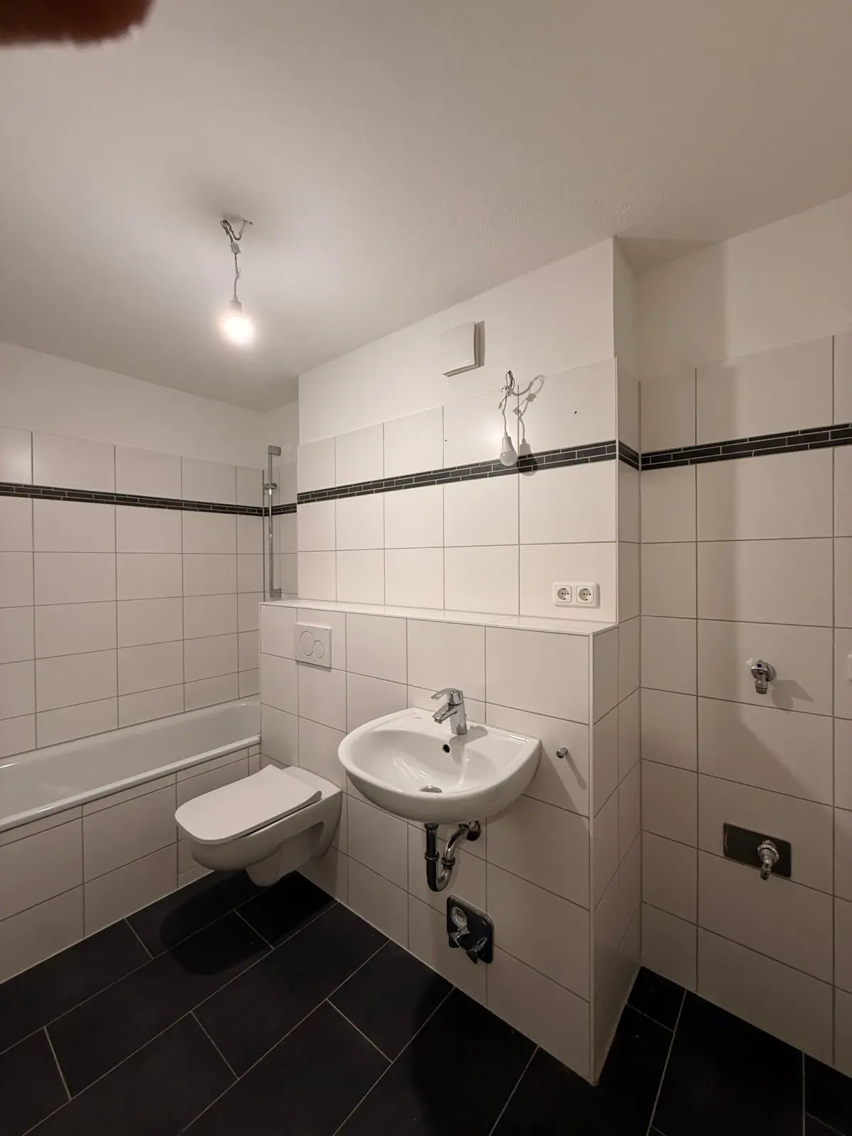 Modernes Badezimmer