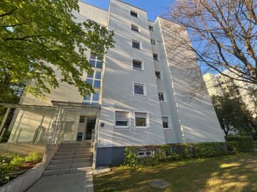 Modernisierte 4-Zimmer-Wohnung mit Süd-Loggia zentral in Perlach, 81735 München, Etagenwohnung